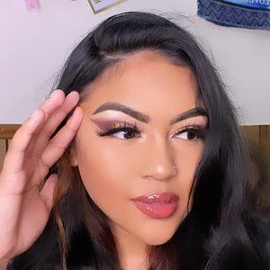 Meet your Posher, Danyelle